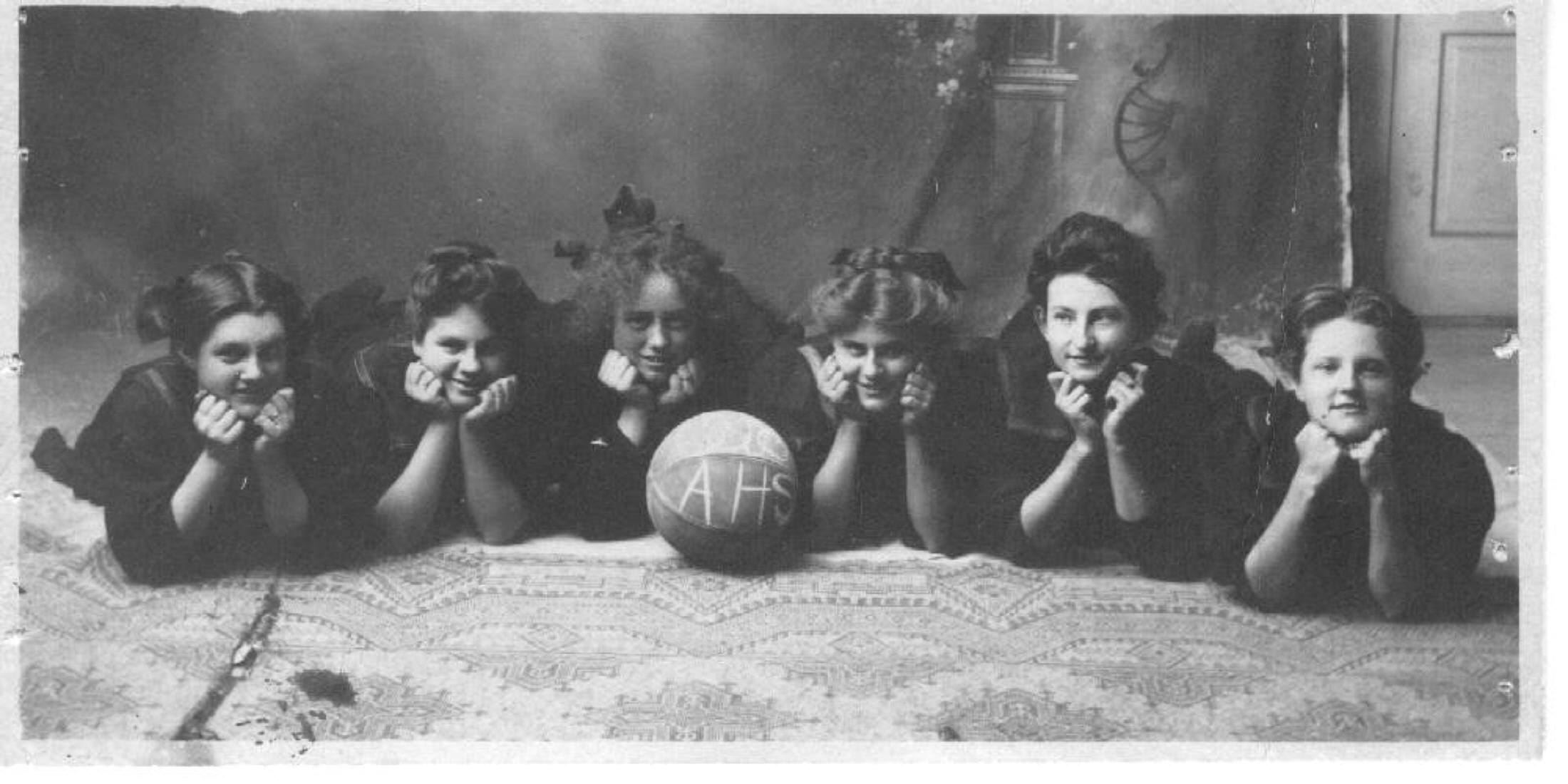 1909 Artesia High School Basketball Team